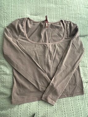 SKIMS Long Sleeve Scoop Neck Top - brown